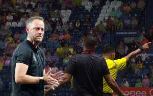 Chơi xấu khó tin rồi lè nhè phản ứng, BHL CLB Thái Lan nhận liền 2 thẻ đỏ trước đại gia Việt Nam