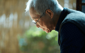 Lương hưu 40 triệu đồng/tháng, gặp thông gia chỉ nói 10 triệu: Về nhà, tôi sững sờ với câu nói của con dâu mà cả đời khó quên