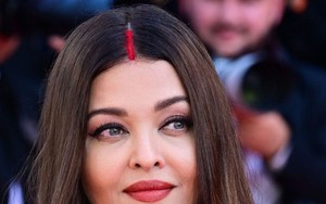 Hoa hậu đẹp nhất mọi thời đại trên thảm đỏ Cannes