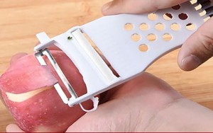 Lỗ tròn trên nạo rau củ có tác dụng gì?