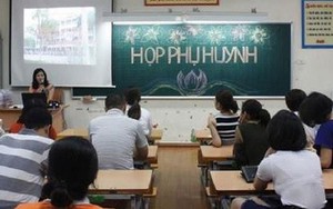 Họp phụ huynh về tôi không biết phải đối mặt với con mình thế nào, điểm nó kém nhưng người "sợ hãi" lại là tôi