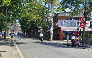 Vì sao nhiều xe 4 bánh gắn động cơ điện chở khách du lịch tại Huế dừng hoạt động?