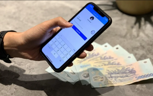 Con gái nhờ chuyển khoản 40 triệu đồng do lỗi SmartBanking, người mẹ Hà Nội làm “nhiệm vụ” rồi lập tức báo công an