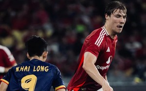 Mờ nhạt trước hậu vệ Campuchia, Rasmus Hojlund bị Man Utd 'bán tháo'