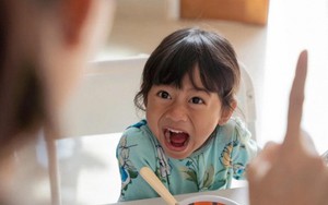 Giáo sư khuyên: Mỗi ngày nói 6 câu này, đảm bảo bạn sẽ không còn quát mắng con nữa, hiệu quả đến mức khó tin!