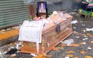 Truy tố 23 người mang quan tài, vàng mã... đến đòi nợ chủ hụi