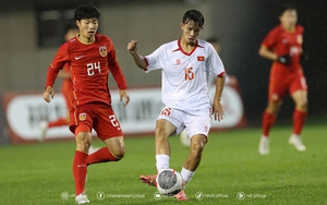 Báo Trung Quốc thừa nhận cầu thủ đội nhà hoảng loạn, so sánh bàn thắng của tuyển Việt Nam với Ronaldinho