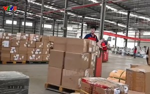 Mỹ không miễn thuế với hàng giá trị thấp Trung Quốc
