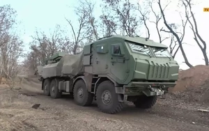 Lữ đoàn pháo binh 44 nhận phiên bản mới của pháo tự hành Bogdana