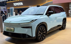 Xe điện giá như ‘hàng chợ’: Toyota mở bán chiếc SUV có cửa sổ trời giá 389 triệu đồng, chỉ một nơi duy nhất trên thế giới có thể mua được