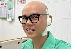 Ca sĩ Phan Đinh Tùng phẫu thuật 3 tiếng vá màng nhĩ