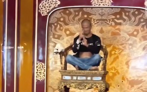 Cho thôi việc 2 nhân viên bảo vệ vụ ngai vua triều Nguyễn bị phá hoại