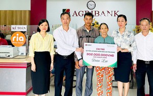Người đàn ông đóng bảo hiểm khoản vay chỉ 2,7 triệu/năm do ngân hàng tư vấn: Sau khi qua đời, gia đình bất ngờ được mời lên Agribank nhận 300 triệu đồng