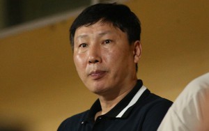 HLV Kim Sang-sik xin lỗi vì thua đậm Malaysia: "Tuyển Việt Nam vỡ kế hoạch do chấn thương"