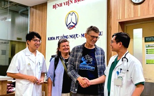 Kỳ tích y khoa: Bác sĩ Việt khiến du khách Ba Lan hết lời khen gợi, thốt lên “tôi như được tái sinh”