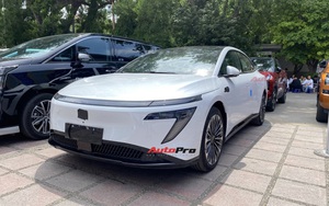 Nissan N7 lần đầu xuất hiện tại Việt Nam: Động cơ điện mạnh 215-268 mã lực, là xe trưng bày, xe hạng D nhưng giá quy đổi ngang Vios