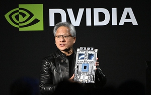 CEO Jensen Huang chế giễu đối thủ: Chip AI tùy chỉnh cuối cùng sẽ bị tuyệt diệt, sao bạn phải quan tâm khi đã có NVIDIA