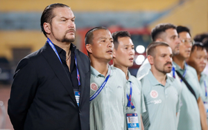HLV châu Âu bất ngờ nói về "tiêu cực" ở bóng đá Việt Nam, than khó tại V.League