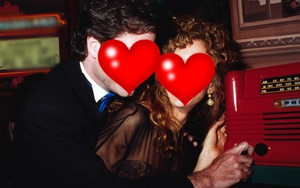 Cặp đôi đóng mẹ con trên phim nhưng yêu nhau ngoài đời, nhà trai vừa đẹp vừa giỏi nhưng bất hạnh nhất showbiz