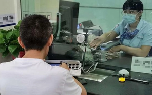 Nhận được 55 triệu đồng chuyển khoản nhầm, người đàn ông đến ngân hàng để hoàn trả thì nhận thông báo: Người này đã qua đời từ tháng trước?