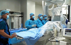 Người tiên phong thông tim bào thai níu lại sự sống