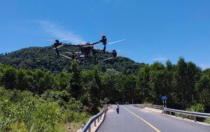 Quảng Bình huy động "máy bay không người lái" diệt châu chấu