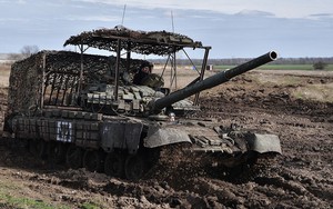 Chỉ huy kể lại cách T-80BVM đột phá xuyên thủng hàng phòng ngự Ukraine