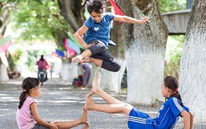 Nghỉ hè chưa đầy một tháng, con tôi mang về 5 thói quen xấu và 0 bài học