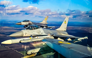 Ukraine "cay đắng" thừa nhận F-16 thất thế trước Su-35 Nga