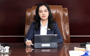 Chủ tịch Sacombank Dương Công Minh trích quỹ khen thưởng cho bà Nguyễn Đức Thạch Diễm