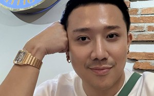 Trấn Thành lại vướng tranh cãi "ép các Em Xinh tặng quà"