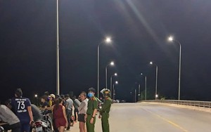 Trắng đêm tìm kiếm thanh niên nghi nhảy cầu ở Quảng Bình