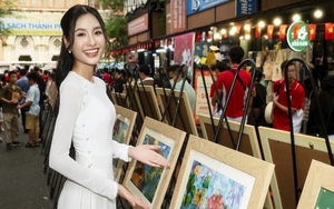 Hoa hậu Nguyễn Thanh Hà xúc động khi trao giải cuộc thi "Thành phố xanh – Đẹp như trong tranh"