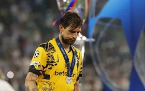 Chỉ... 1 CĐV đón Inter về nước sau thảm bại ở chung kết Champions League