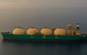 Hàng trăm nghìn tấn hàng từ Malaysia vừa đổ bộ Việt Nam: Là nhiên liệu quan trọng không kém xăng dầu, nước ta chi hơn nửa tỷ USD gom hàng