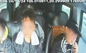 Cục CSGT: 'Sử dụng điện thoại khi đang lái xe là hành vi đặc biệt nguy hiểm'