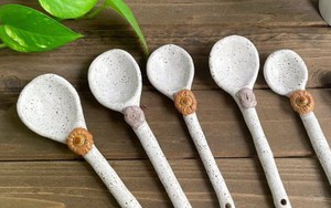 Say rượu mơ thấy dùng thìa gây nôn, 6 tháng sau phát hiện thìa kẹt trong ruột