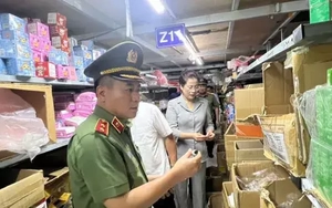 Giám đốc Công an Hà Nội thân chinh kiểm tra thực tế tình hình sản xuất, kinh doanh tại thủ phủ La Phù