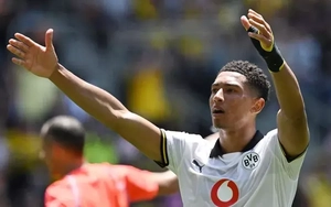 Jobe Bellingham phấn khích khi ghi bàn thắng đầu tiên cho Borussia Dortmund