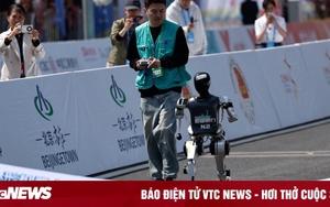 Robot Trung Quốc 'cháy hàng' vì chạy như vận động viên