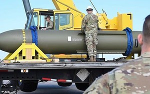 Ông Trump xác nhận dùng bom xuyên phá nặng khoảng 13 tấn tấn công Iran