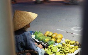 Lãnh đạo Hội Tư vấn thuế: Việc bà bán rau phải xuất hóa đơn điện tử là không đúng