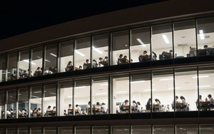 Cứ cãi bố mẹ theo học 3 ngành này đi, 5 năm sau mới thấm cảnh khổ: Không hề đánh giá chủ quan!