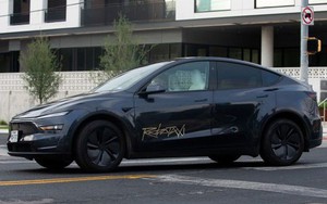 Tesla thả ra đường đội xe taxi tự hành đầu tiên: 4,20 USD/cuốc, đã có trường hợp khách hàng "hú vía"