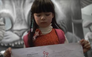 Đơn xin nghỉ học của một học sinh tiểu học bị lộ, giáo viên đọc lý do lập tức mời mẹ lên gặp, netizen thì cười ngặt nghẽo