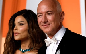 Công nghệ 25/6: Ông chủ Amazon tổ chức lễ cưới, Google Earth kỷ niệm 20 năm