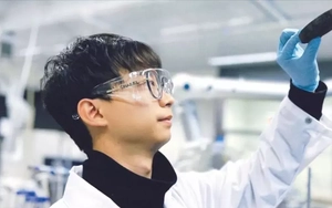 Vật liệu nano siêu nhẹ thu nước từ không khí