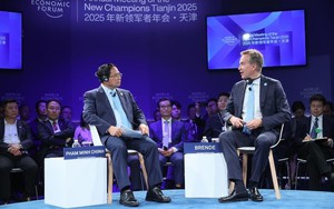 Có gì đặc biệt ở phiên tọa đàm của Thủ tướng tại Diễn đàn Kinh tế Thế giới, khiến Chủ tịch WEF ngạc nhiên vì 'hàng dài' người đăng ký ngoài hội trường