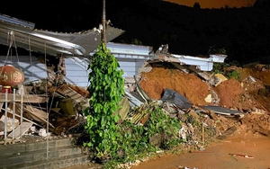 Mưa lớn gây sập nhà dân ở Yên Bái, một người thiệt mạng