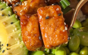 Tưởng sữa là “vua” canxi hóa ra vẫn thua 1 thực phẩm giá rẻ bán đầy chợ Việt: Ngừa nhiều loại ung thư